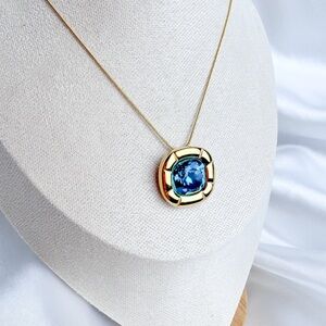 Elegant Gold and Blue Pendant Necklace